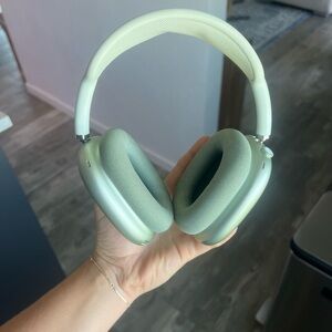 Apple AirPods Max Over-Ear Headphones - Green